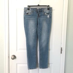 Dollhouse Roll-Up Skinny Capri Jeans